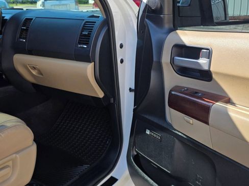 Used 2013 Toyota Sequoia Platinum image 15