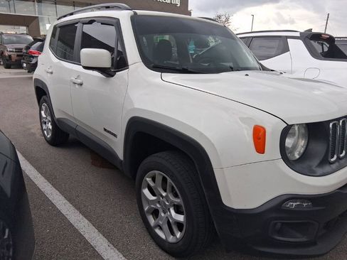 Used 2017 Jeep Renegade Latitude image 1