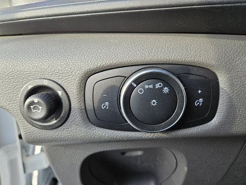 Used 2020 Ford Transit 250 Medium Roof image 13