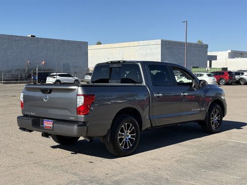 Used 2020 Nissan Titan SV w/ SV Convenience Package image 6