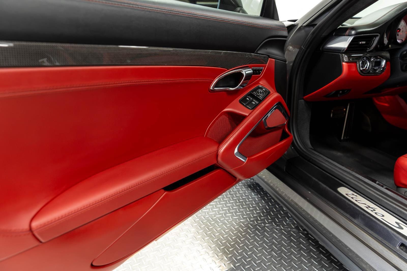 Used 2015 Porsche 911 Turbo S AWD/4WD image 93