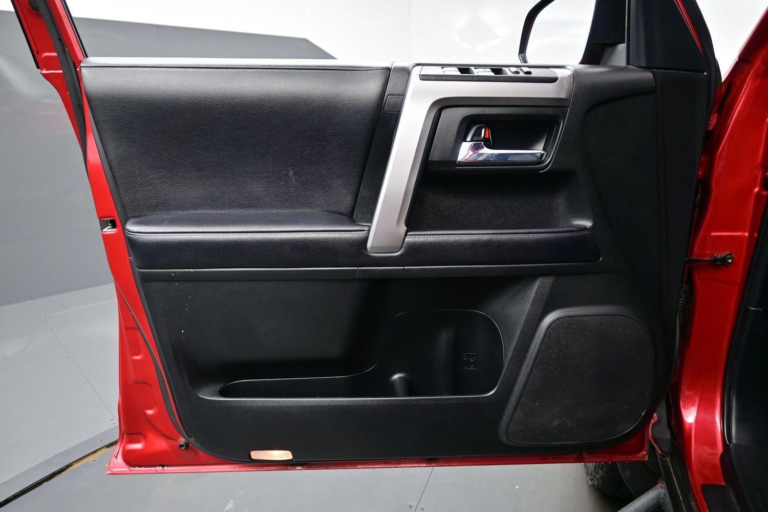 Used 2022 Toyota 4Runner SR5 AWD/4WD image 9