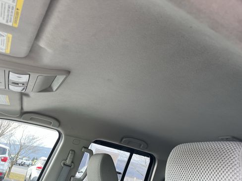 Used 2015 Nissan Frontier SL image 21