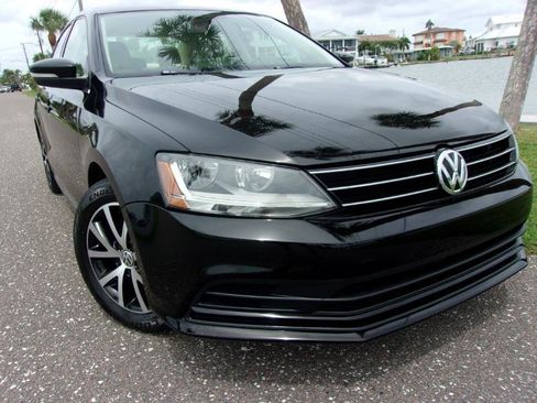 Used 2017 Volkswagen Jetta SE FWD image 9