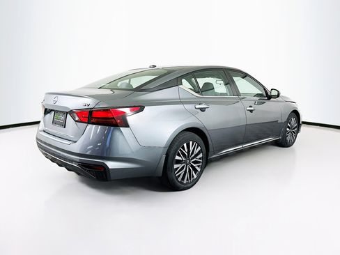 Used 2023 Nissan Altima 2.5 SV image 9