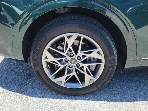Certified 2024 Genesis GV70 2.5T AWD/4WD image 5
