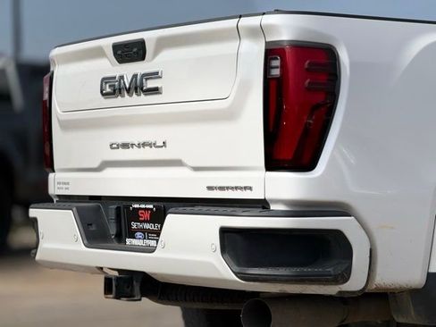 Used 2024 GMC Sierra 2500 Denali Ultimate image 11
