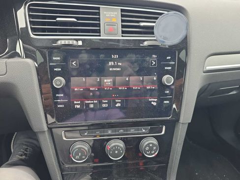 Used 2019 Volkswagen GTI SE FWD image 16