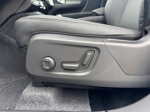 New 2026 Volvo XC40 B5 Plus w/ Protection Package Premier image 26