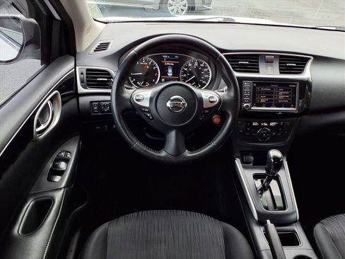 Used 2019 Nissan Sentra SV image 14