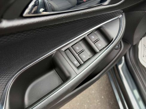 Used 2018 Chevrolet Cruze LT FWD image 15