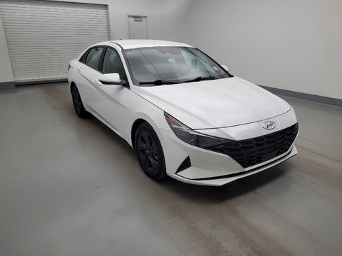 Used 2022 Hyundai Elantra SEL FWD image 13