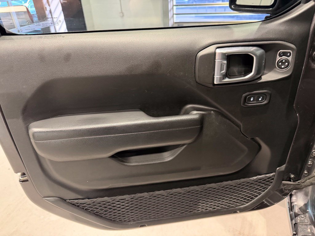 Used 2021 Jeep Wrangler Unlimited Sport AWD/4WD image 25