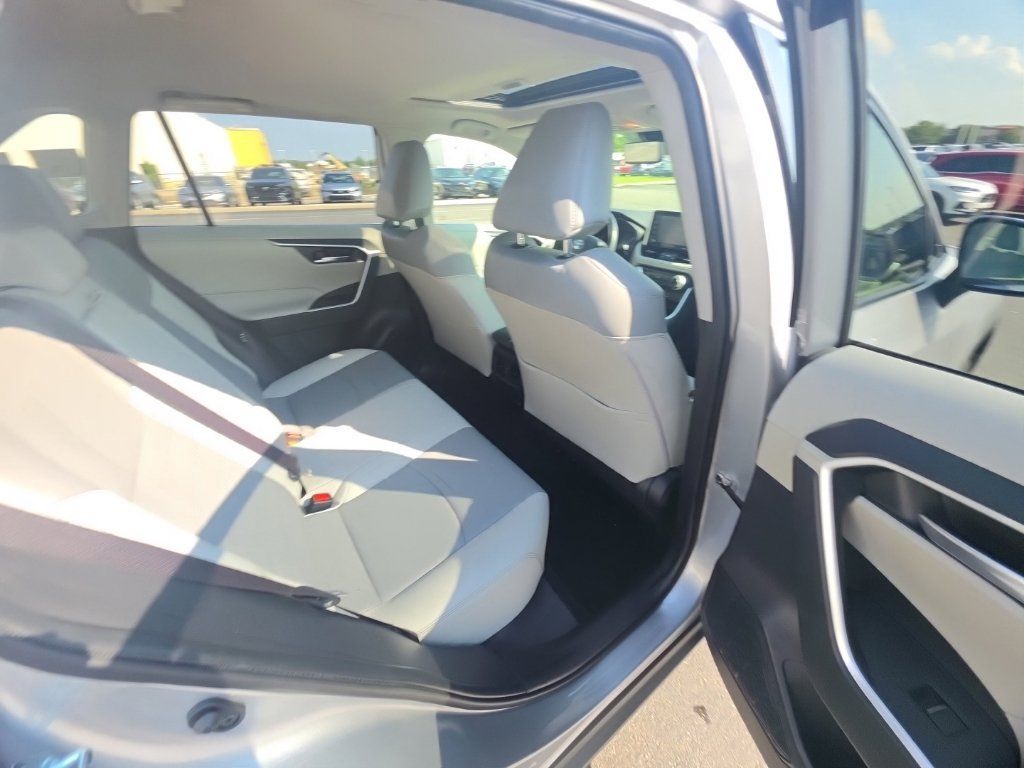Used 2019 Toyota RAV4 XLE Premium w/ Advanced Technology Package AWD/4WD image 32