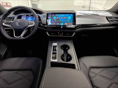 New 2025 Volkswagen Atlas Cross Sport SE image 7