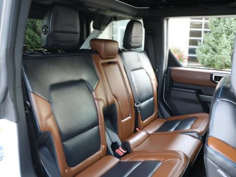 Used 2024 Ford Bronco Outer Banks AWD/4WD image 15