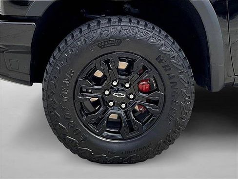 Used 2023 Chevrolet Silverado 1500 ZR2 w/ Technology Package AWD/4WD image 10
