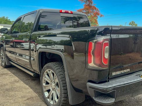 Used 2017 GMC Sierra 1500 Denali w/ Denali Ultimate Package AWD/4WD image 4