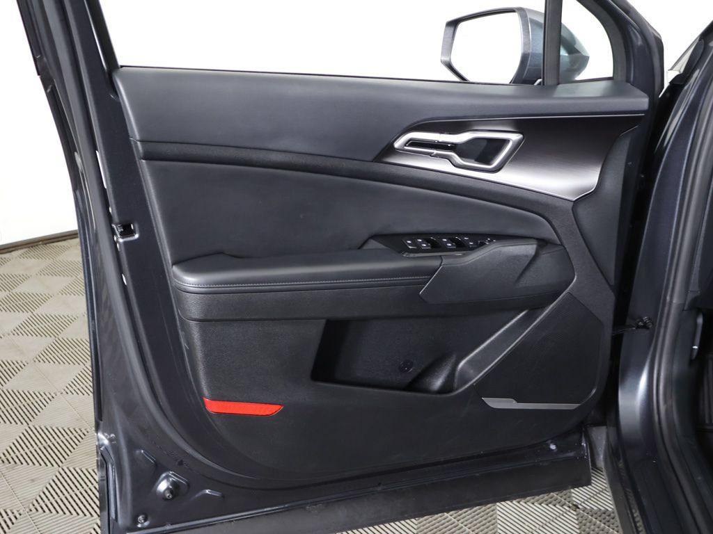 Used 2023 Kia Sportage EX FWD image 23