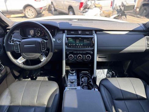 Used 2018 Land Rover Discovery HSE image 21