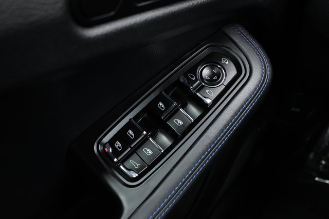Used 2022 Porsche Macan AWD/4WD image 24
