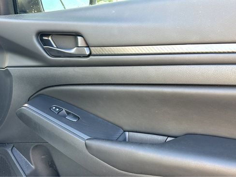 Used 2024 Nissan Altima 2.5 S image 11