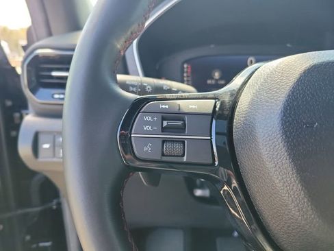 Certified 2025 Honda Pilot Black Edition image 16