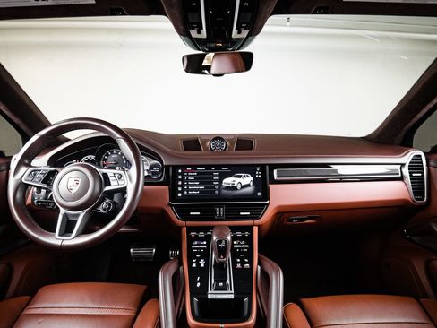 Certified 2023 Porsche Cayenne GTS AWD/4WD image 25