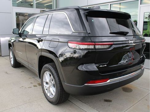 New 2025 Jeep Grand Cherokee Laredo X w/ Luxury Tech Group I image 7