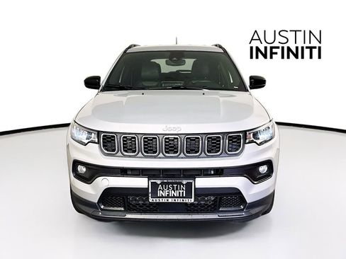 Used 2025 Jeep Compass Latitude image 2