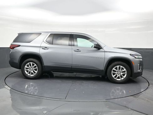 Used 2023 Chevrolet Traverse LS FWD image 6