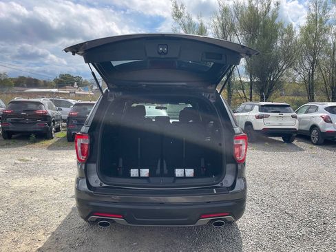 Used 2018 Ford Explorer XLT AWD/4WD image 27