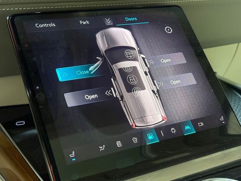 New 2025 Cadillac Escalade Sport Platinum w/ LPO, ONYX Package image 34