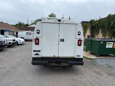 Used 2021 Ford E-350 and Econoline 350 Super Duty w/ Power Windows & Locks Group RWD image 13