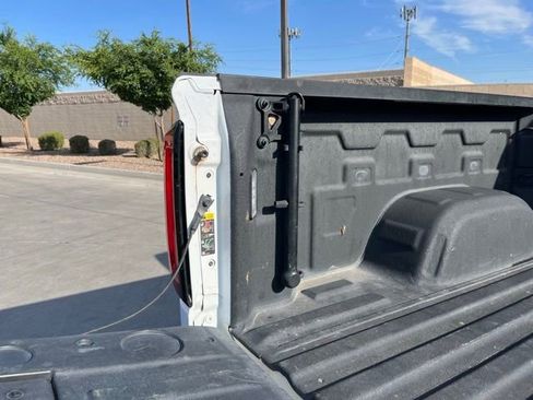 Used 2023 GMC Sierra 1500 AT4 image 11