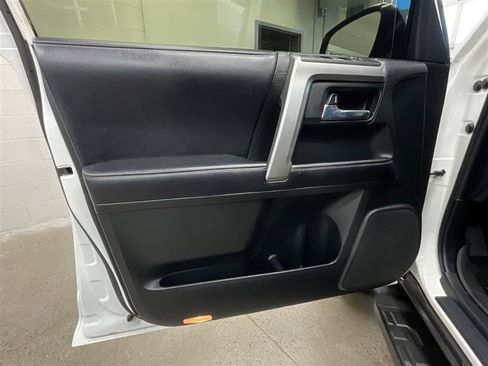 Used 2018 Toyota 4Runner SR5 RWD image 10