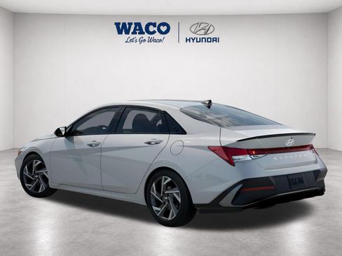 Used 2025 Hyundai Elantra Sport FWD image 5