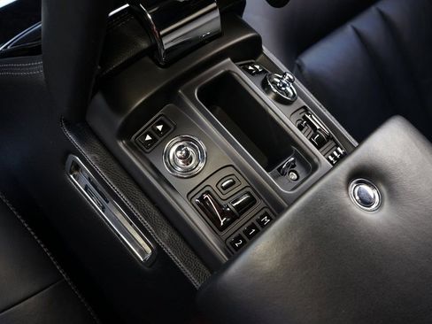 Used 2013 Rolls-Royce Phantom Sedan image 18