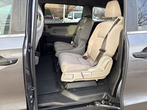 Used 2018 Honda Odyssey LX image 11