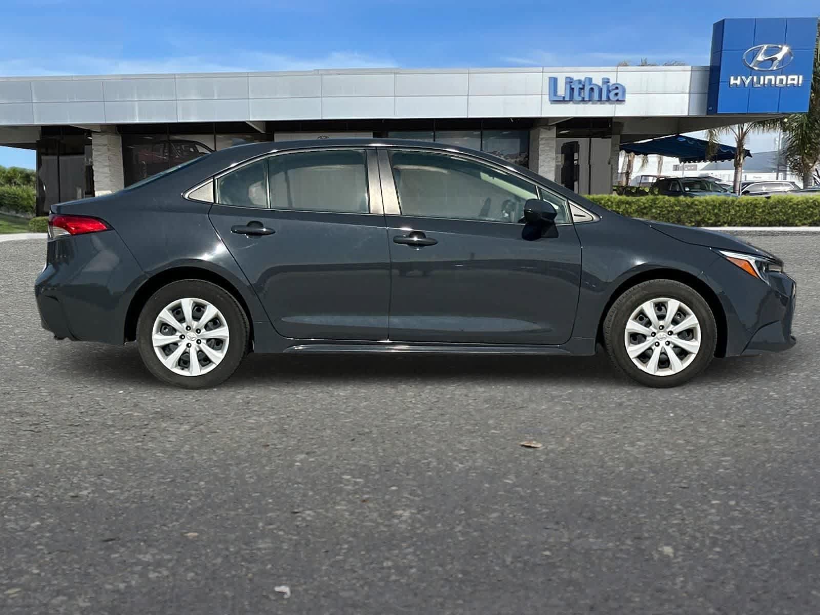 Used 2025 Toyota Corolla LE FWD image 9