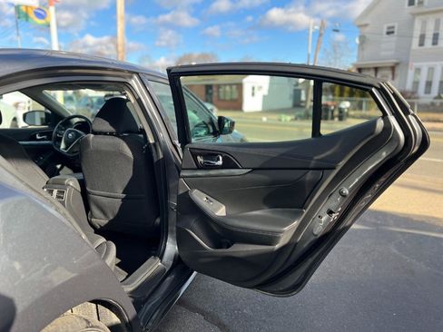 Used 2019 Nissan Maxima 3.5 S w/ Floor Mat Group FWD image 12
