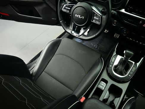 Used 2022 Kia Forte GT-Line w/ GT-Line Premium Package image 9