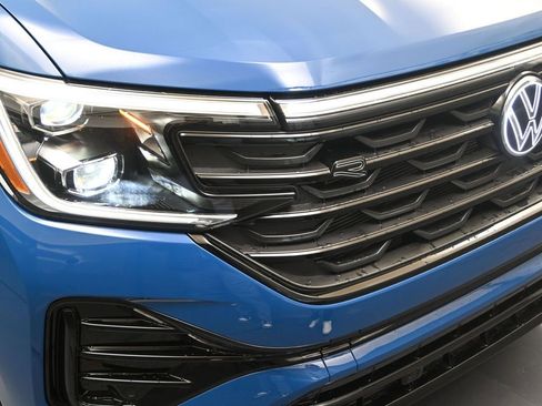 Used 2025 Volkswagen Atlas Cross Sport SEL R-Line image 28