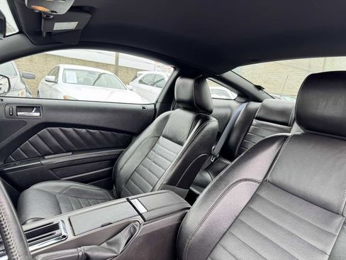 Used 2010 Ford Mustang Premium RWD image 34