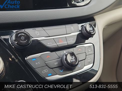 Used 2023 Chrysler Voyager LX FWD image 19