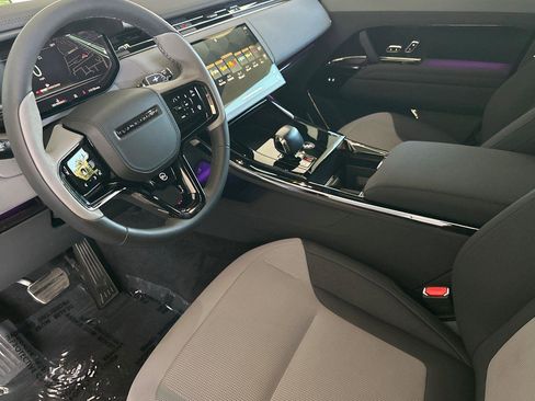 Used 2025 Land Rover Range Rover Sport SV Edition Two image 9