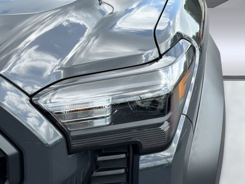 Certified 2024 Toyota Tacoma TRD Off-Road AWD/4WD image 12