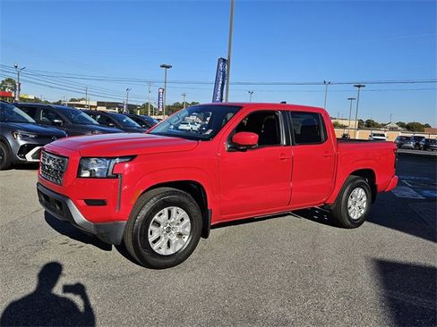 Used 2022 Nissan Frontier SV image 3