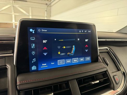 Used 2024 Chevrolet Suburban RST w/ Luxury Package image 27