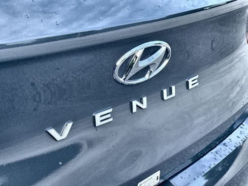 Used 2025 Hyundai Venue SEL FWD image 10